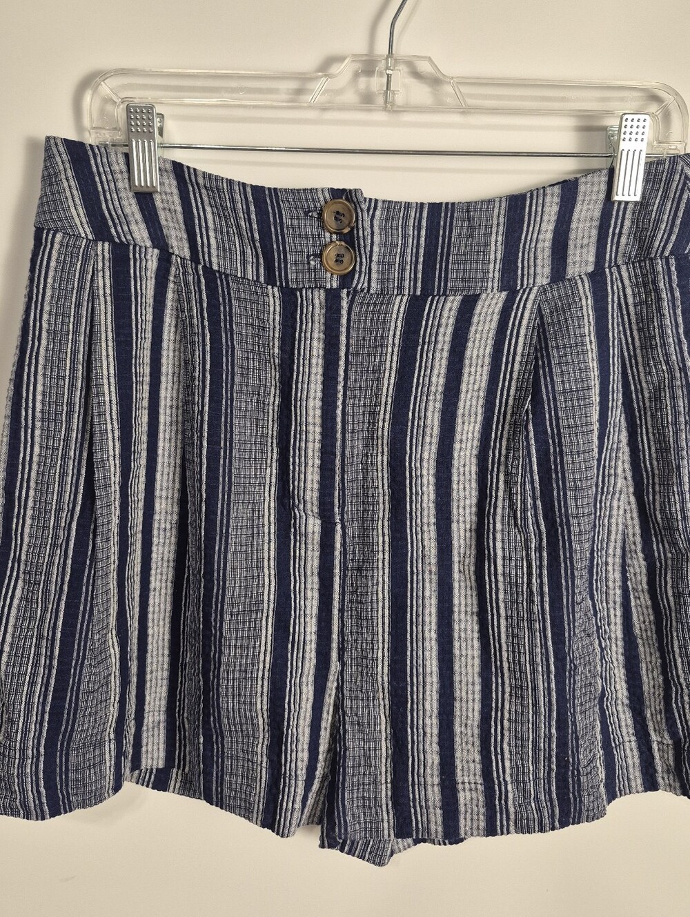 Francesca’s Blue White Striped Shorts W Large Lined Pockets Linen Rayon Blend